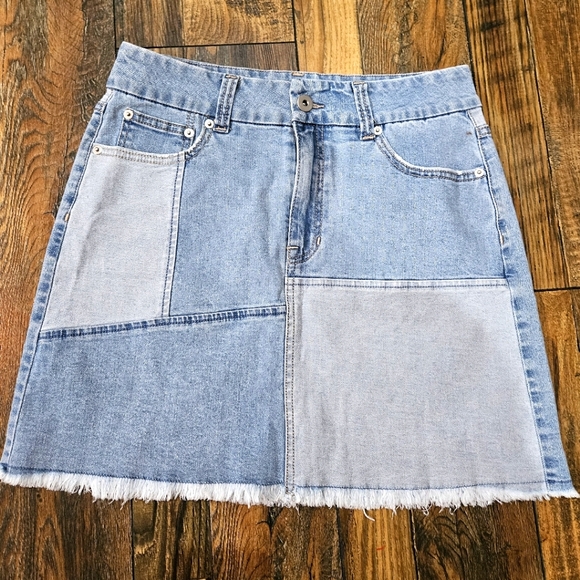 No Boundaries Dresses & Skirts - No Boundaries Denim Skirt. Size 11 (Juniors)